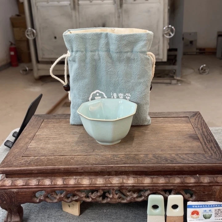 摆件天青釉八方杯