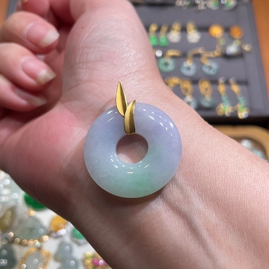 翡翠颈饰18K金镶嵌春彩甜甜圈