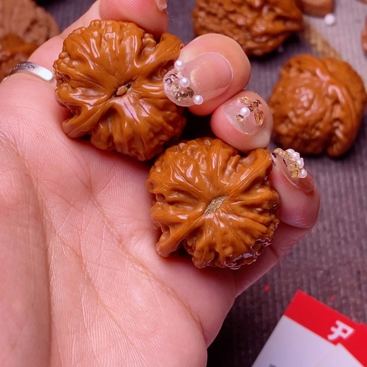 把件文玩核桃白狮子狮子头