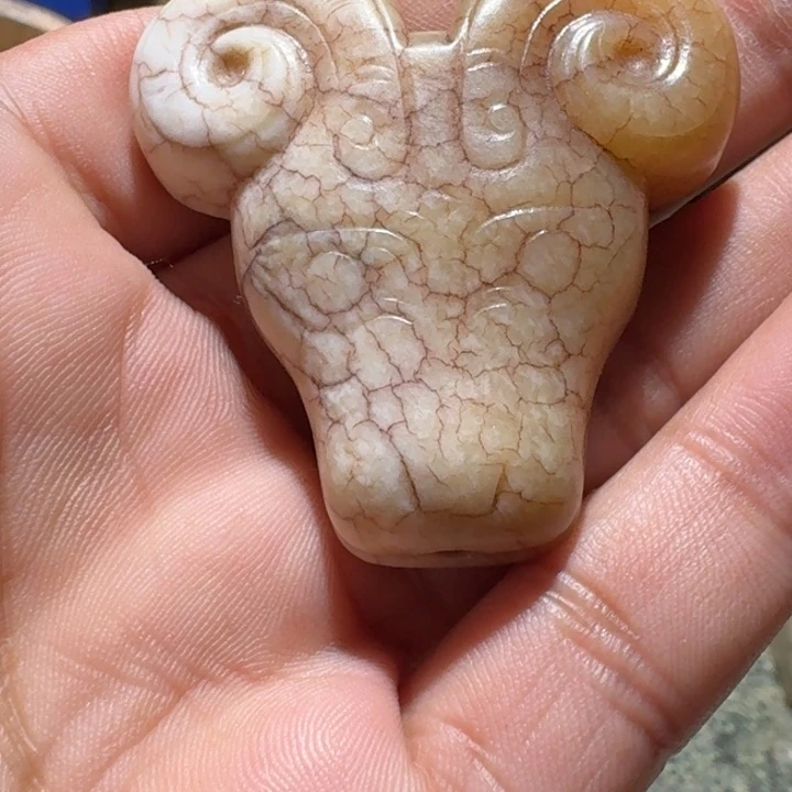 和田玉（糖玉）颈饰未镶嵌狮**奇