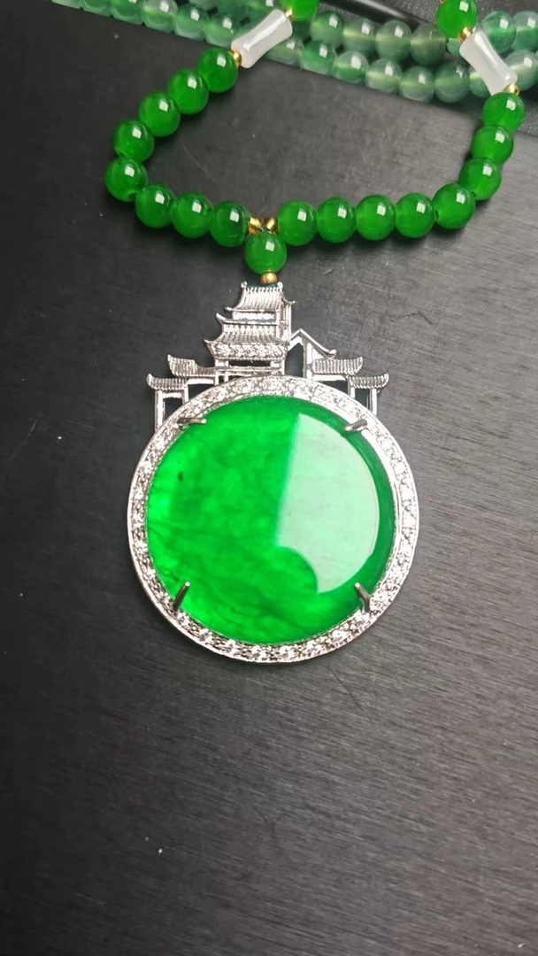 YY92 翡翠吊坠【邂逅翡翠高冰吊坠，冰透绿意，开启浪漫时光】