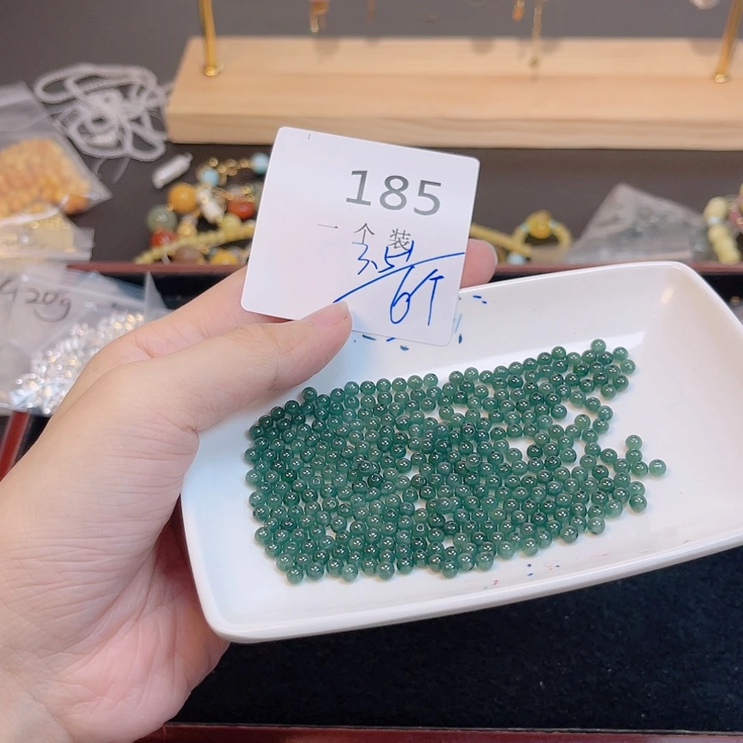 水晶珠宝半成品未镶嵌185。