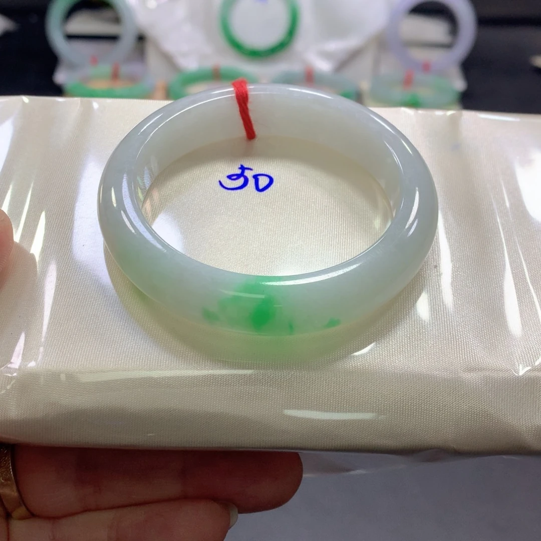 翡翠未镶嵌手镯50圈口