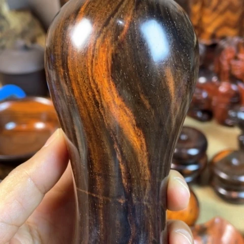 木波大红酸枝摆件