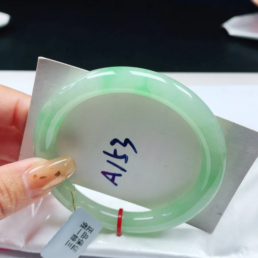 【闪购商品】翡翠手镯未镶嵌 圆条58+