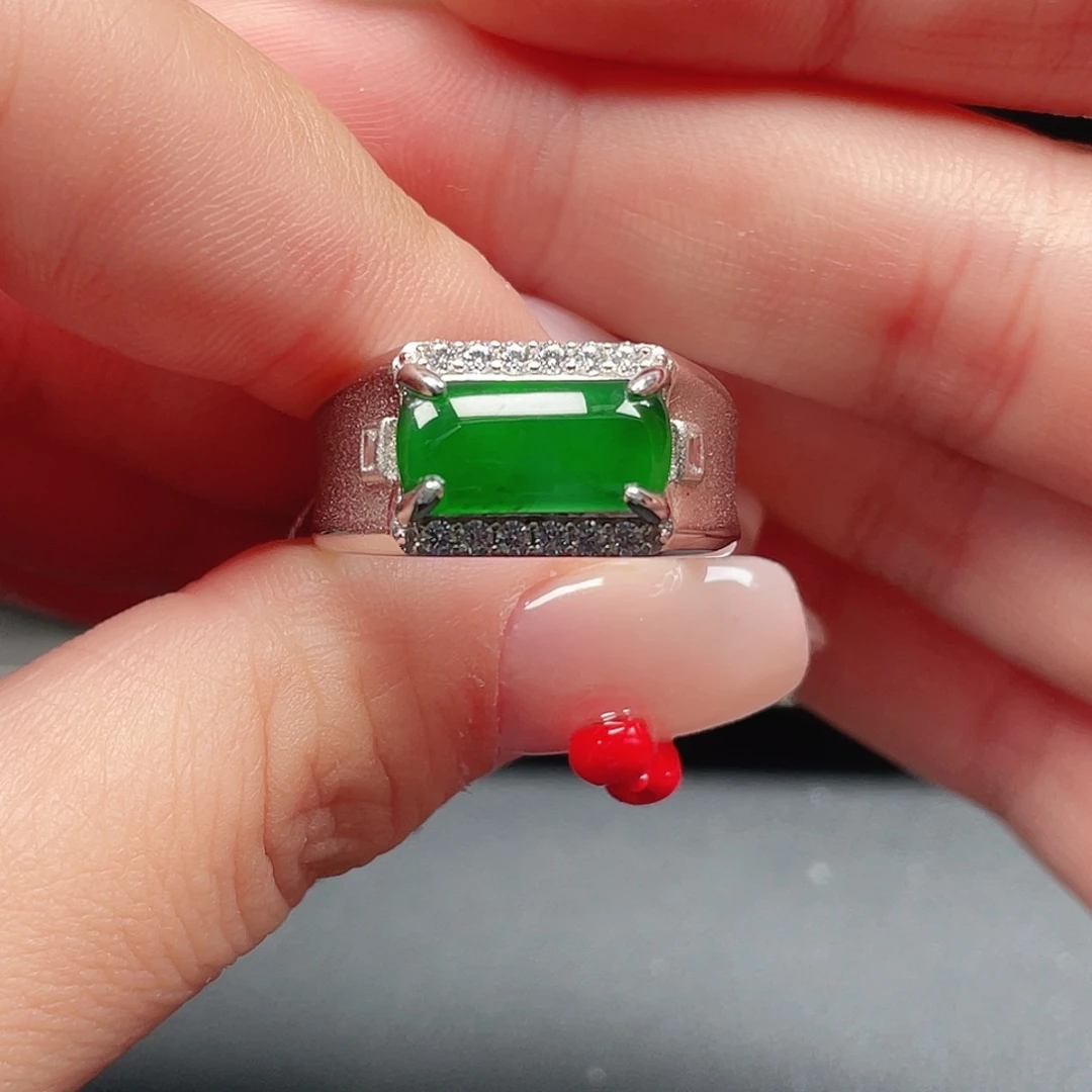 翡翠银S925镶嵌戒指没有运费险3468