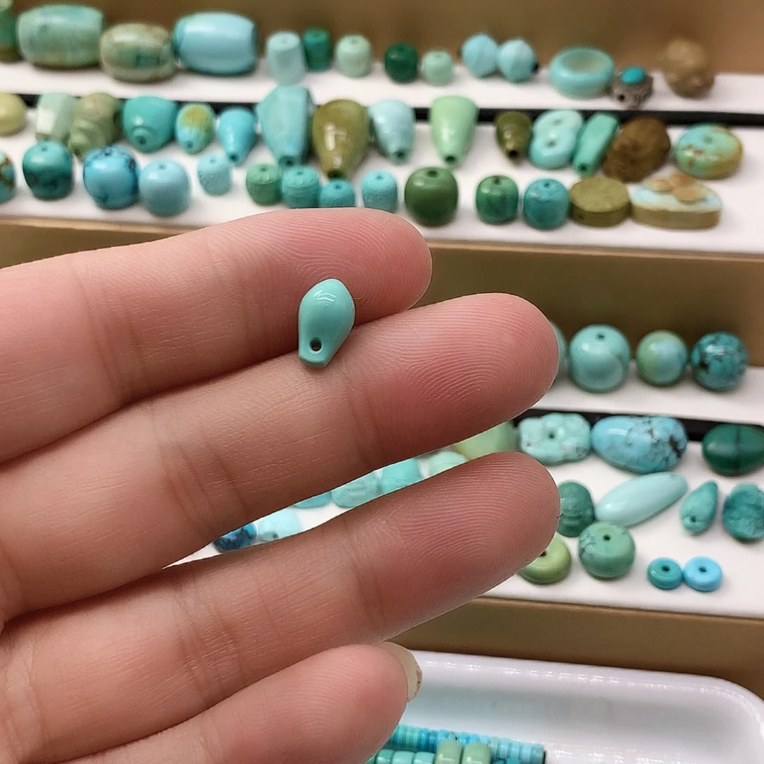 绿松石未镶嵌挂件