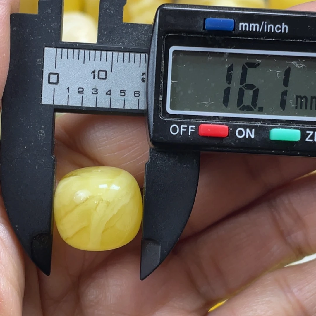 【闪购商品】裸石蜜蜡未镶嵌28杂