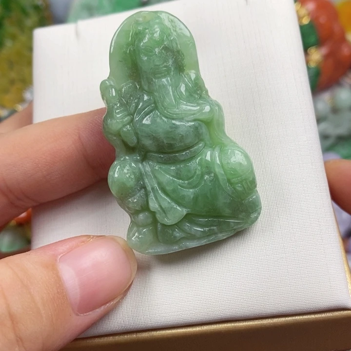 翡翠未镶嵌吊坠(赠链)