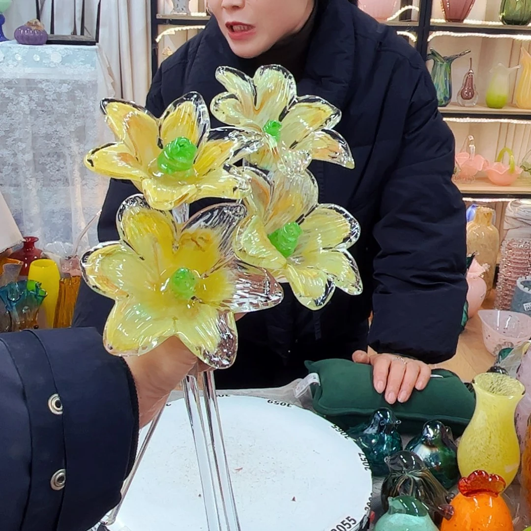 4朵小百合家悦琉璃工艺品