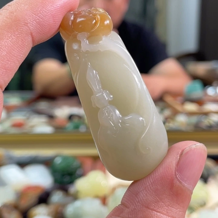 颈饰未镶嵌南红玛瑙