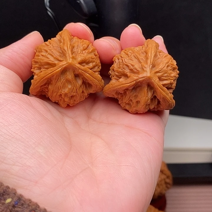 我***鸡吊坠文玩核桃宫灯