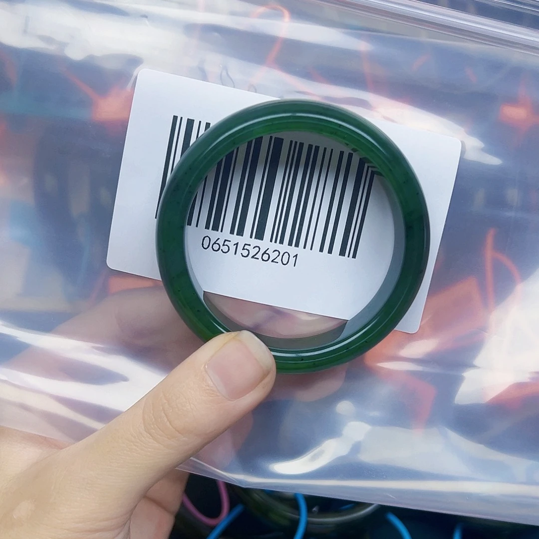 w***e和田玉未镶嵌手镯