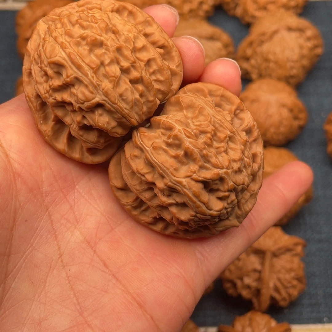 紫***^把件文玩核桃43全品毕业三角白