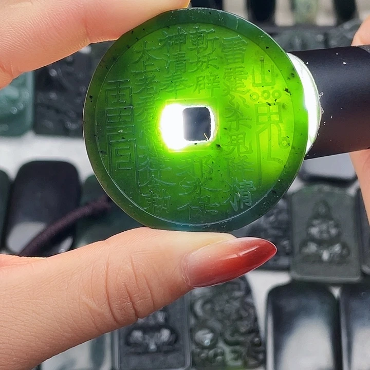 蛇纹石玉未镶嵌挂件泰山玉山鬼