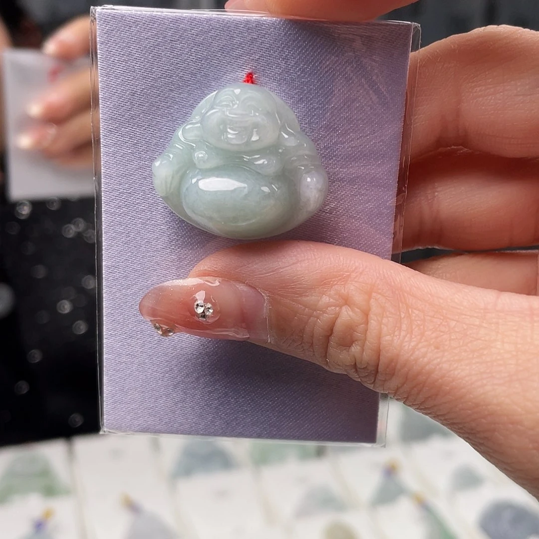 翡翠颈饰未镶嵌佛公