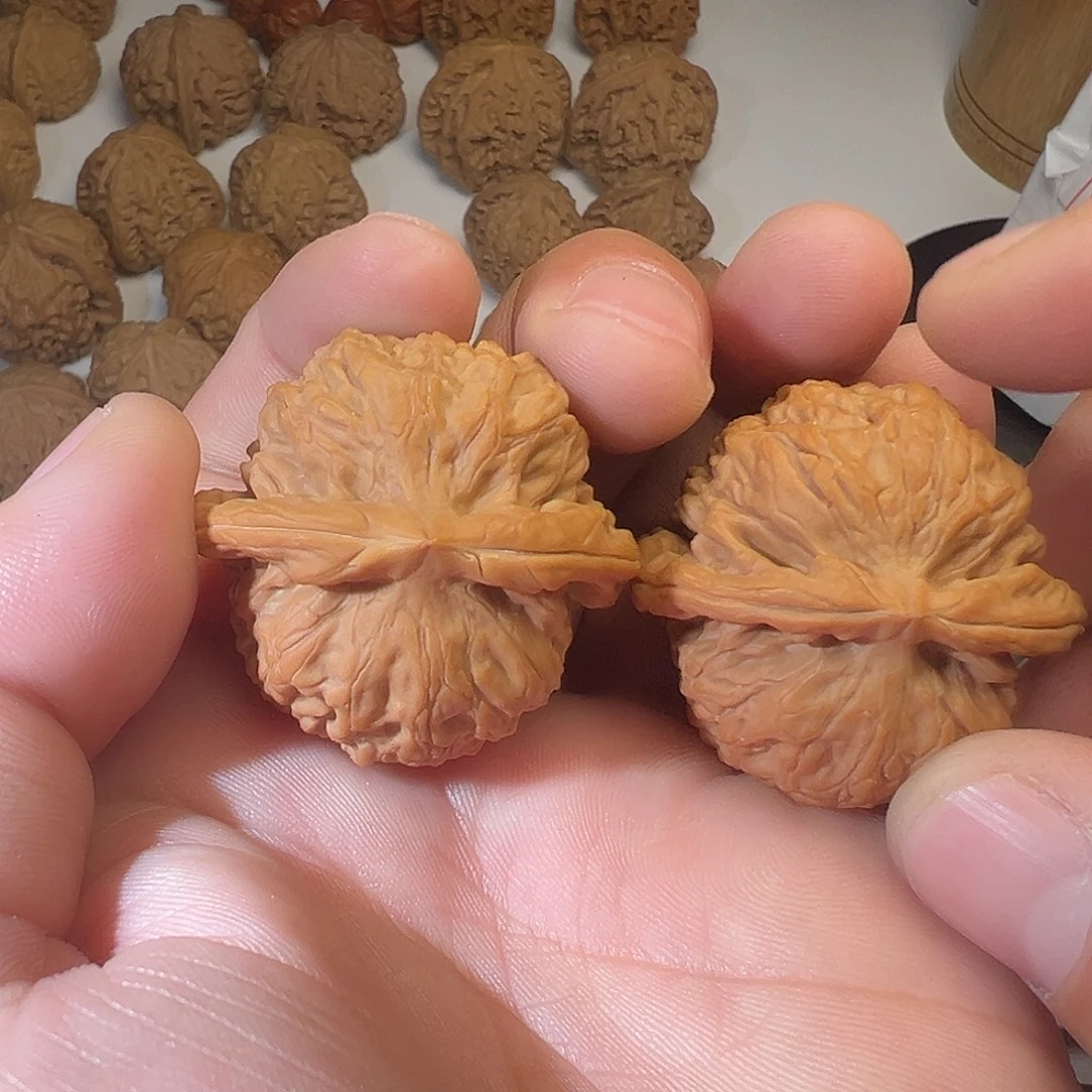 一***棍吊坠猴头核桃文玩