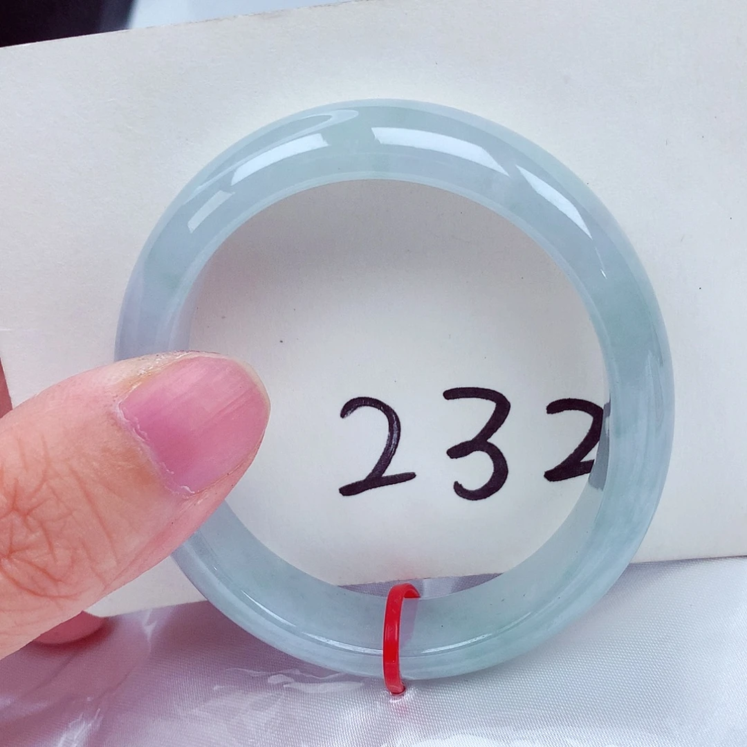 翡翠未镶嵌手镯（贵妃镯）翡翠