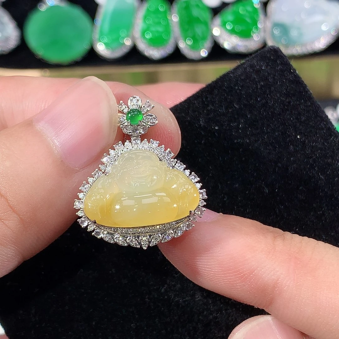 翡翠18K金镶嵌颈饰