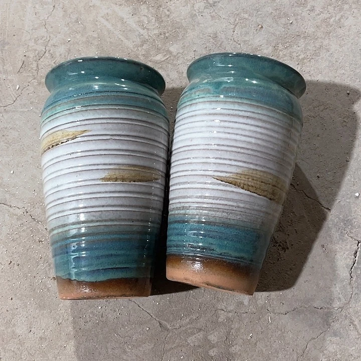 红陶口径14高度26两只小瑕疵