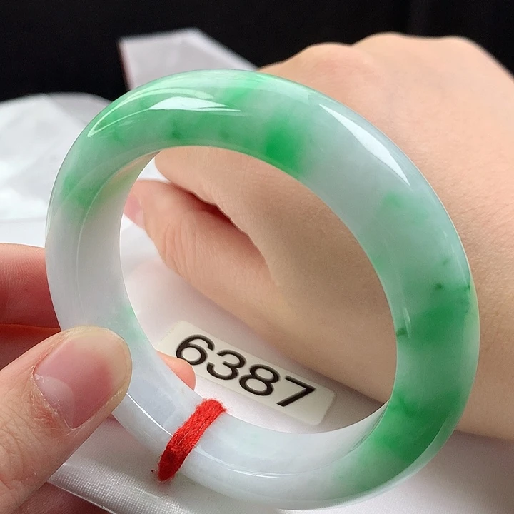 翡翠未镶嵌手镯55顺纹