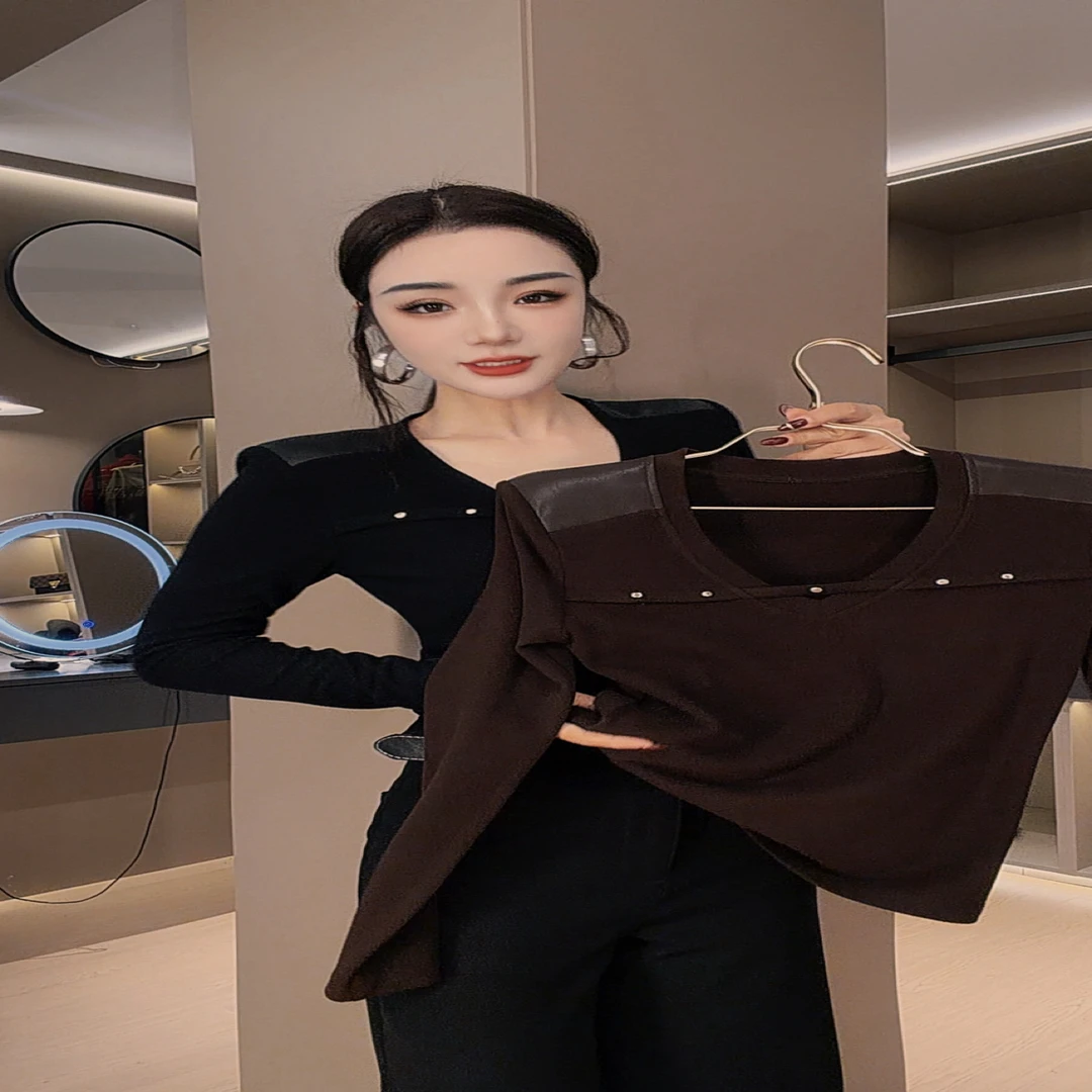 莎火火-原创新款加绒保暖发热双面绒拼皮v领修身显瘦打底衫6613