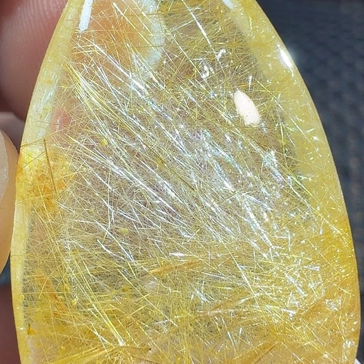 未镶嵌颈饰水晶水*