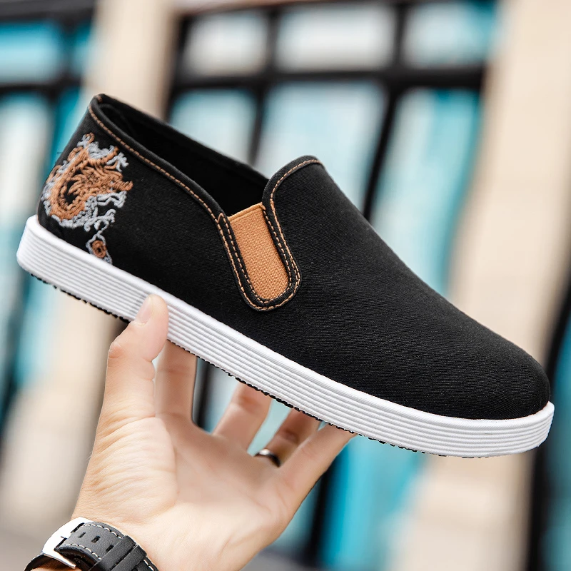 一脚蹬休闲风低帮布鞋子男鞋国潮刺绣舒适轻便透气软底时尚男士