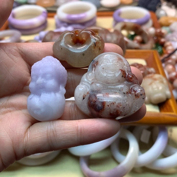 王***子石英岩玉未镶嵌2个紫白佛公