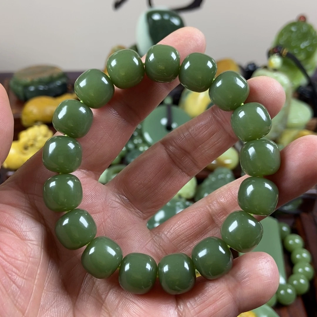 岫岩老玉（透闪石质玉）未镶嵌珠宝奇石