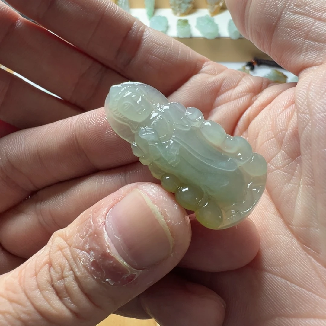 定制翡翠未镶嵌观音