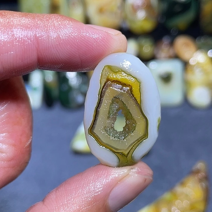 未镶嵌玛瑙/玉髓珠宝奇石