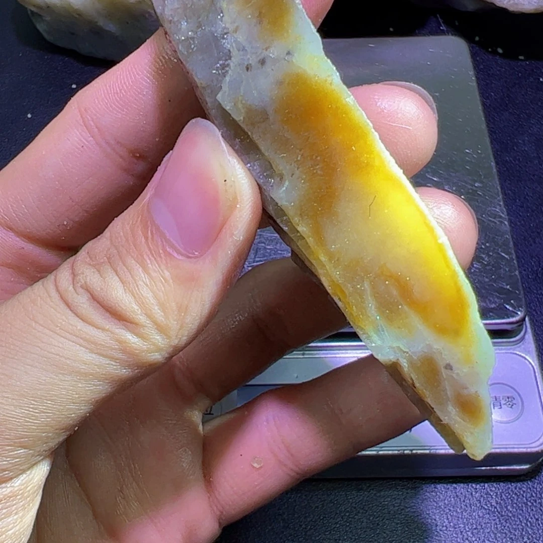未镶嵌和田玉（糖玉）珠宝半成品