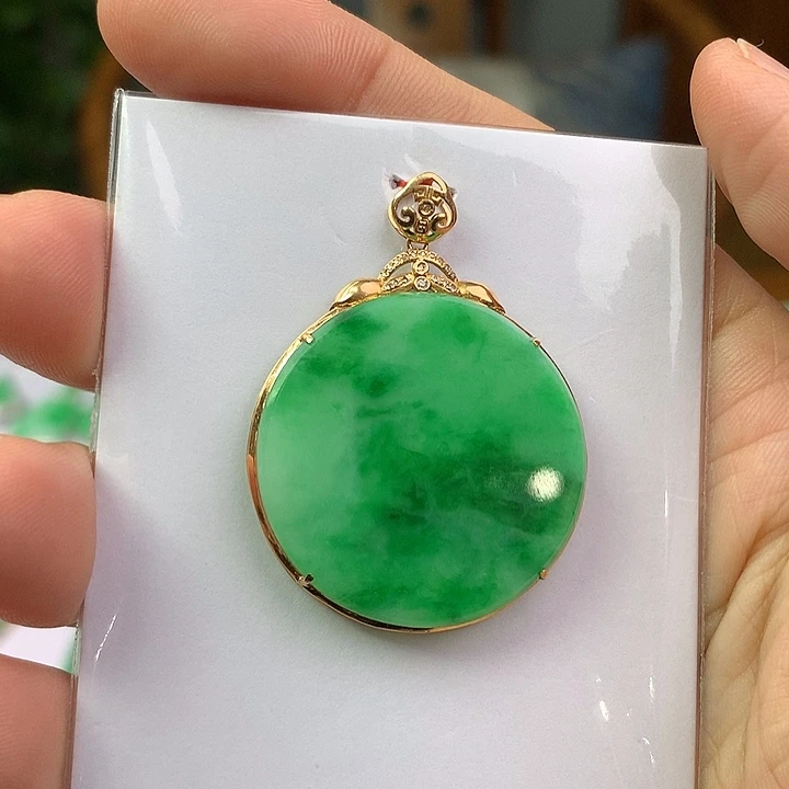 翡翠18K金镶嵌颈饰翡翠首饰
