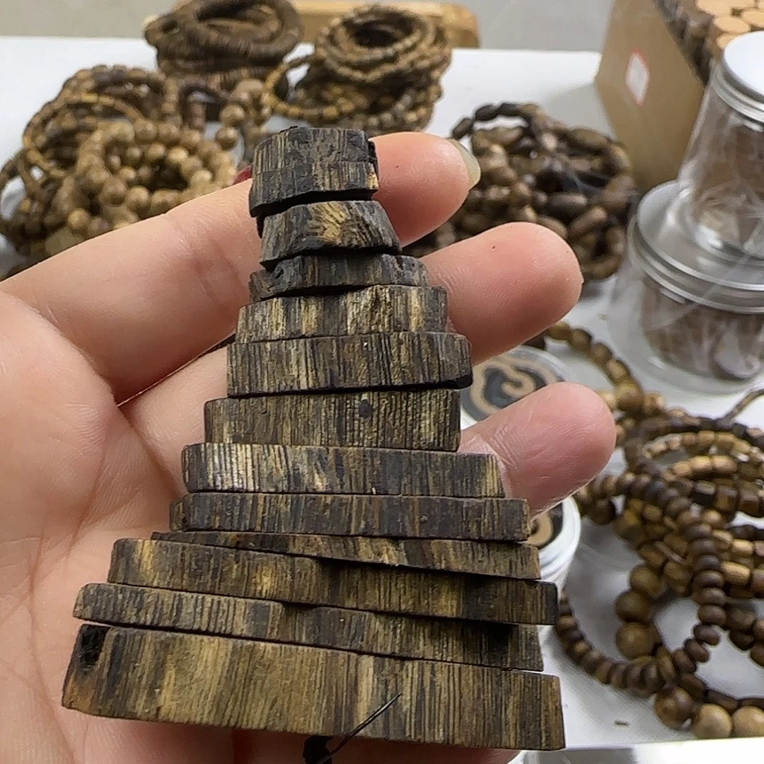 高油奇楠挂件一个