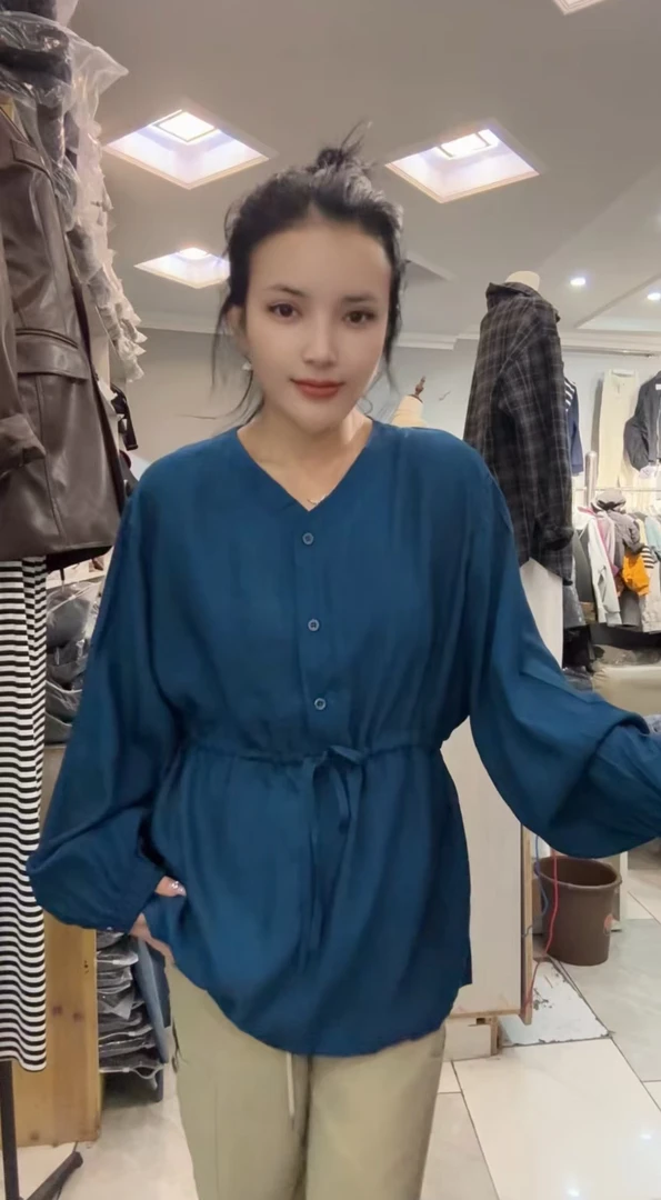 10010#V领镂空秋季长袖衬衫常规纯色宽松型通勤衬衣