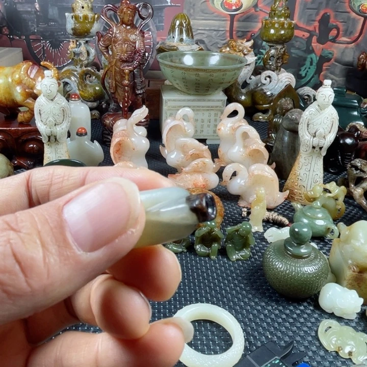 和田玉颈饰未镶嵌反**英