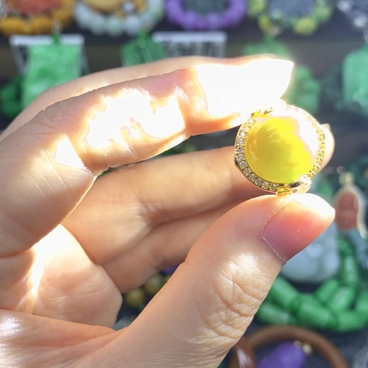 翡翠未镶嵌颈饰戒指22