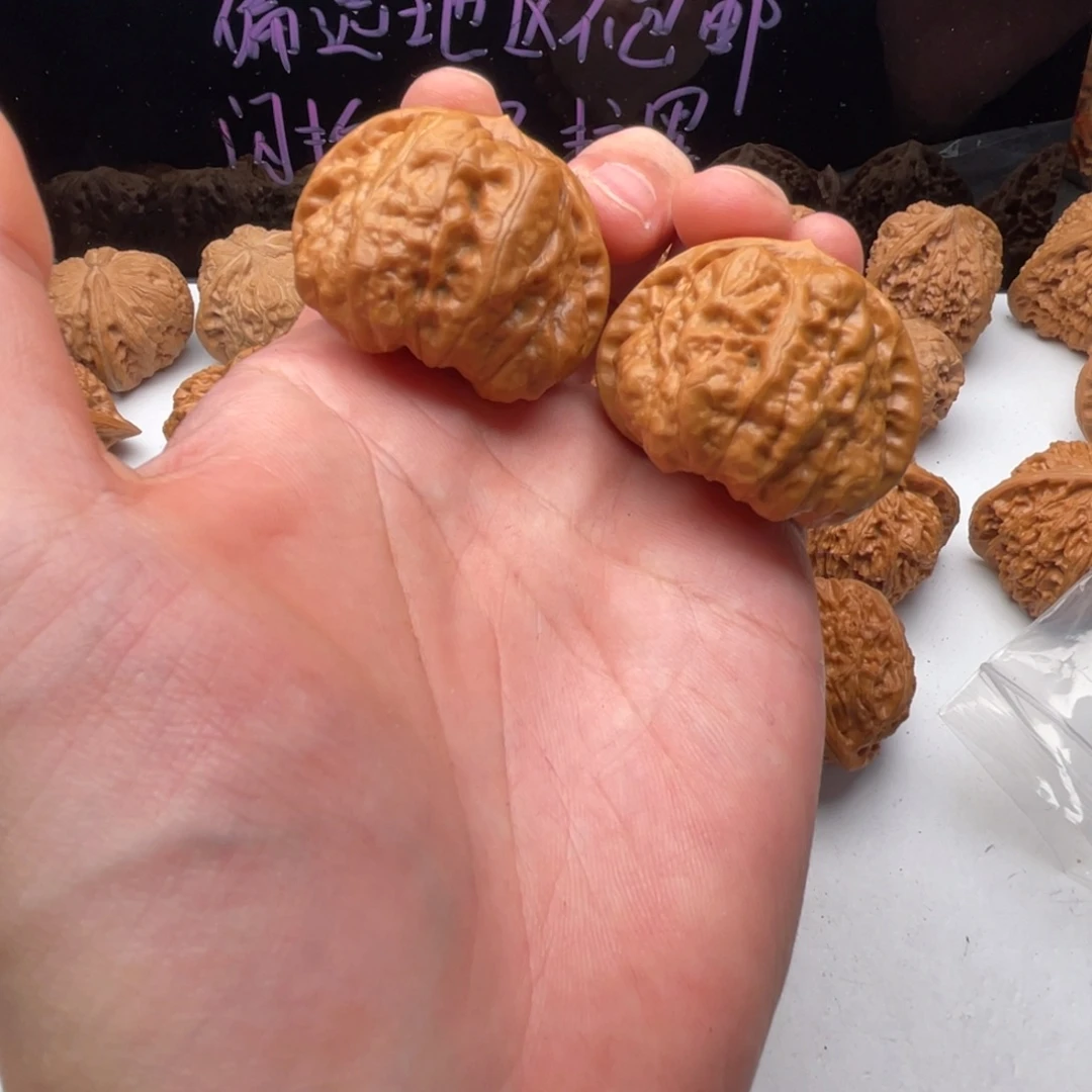 核桃把件42肥蛙，已经打底