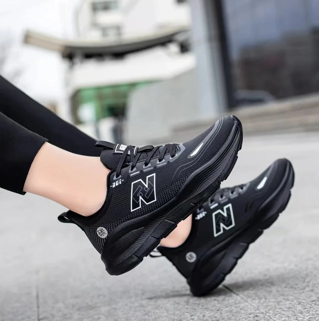 新百伦轻便跑步鞋冬季加绒系带透气技术网面男款跑鞋保暖棉鞋2025