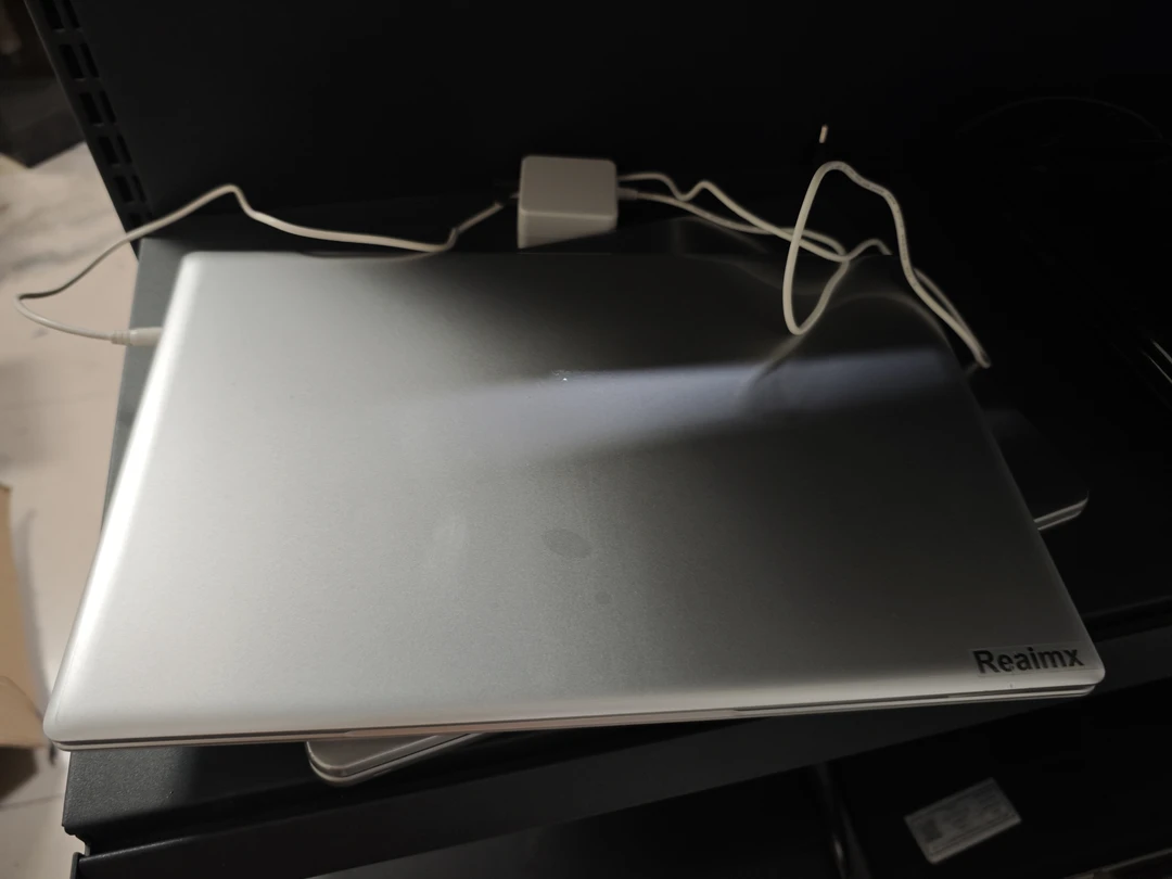 9新 Intel/英特尔 二手英特尔笔记本电脑