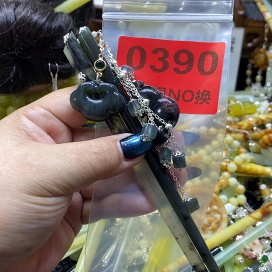 -***瘋蛇纹石玉未镶嵌发簪