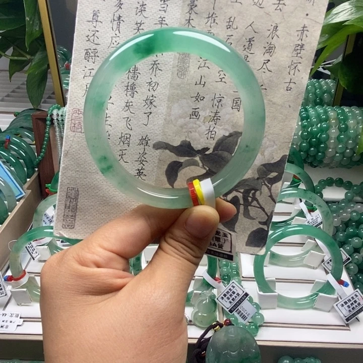石英质玉手镯未镶嵌L***Y
