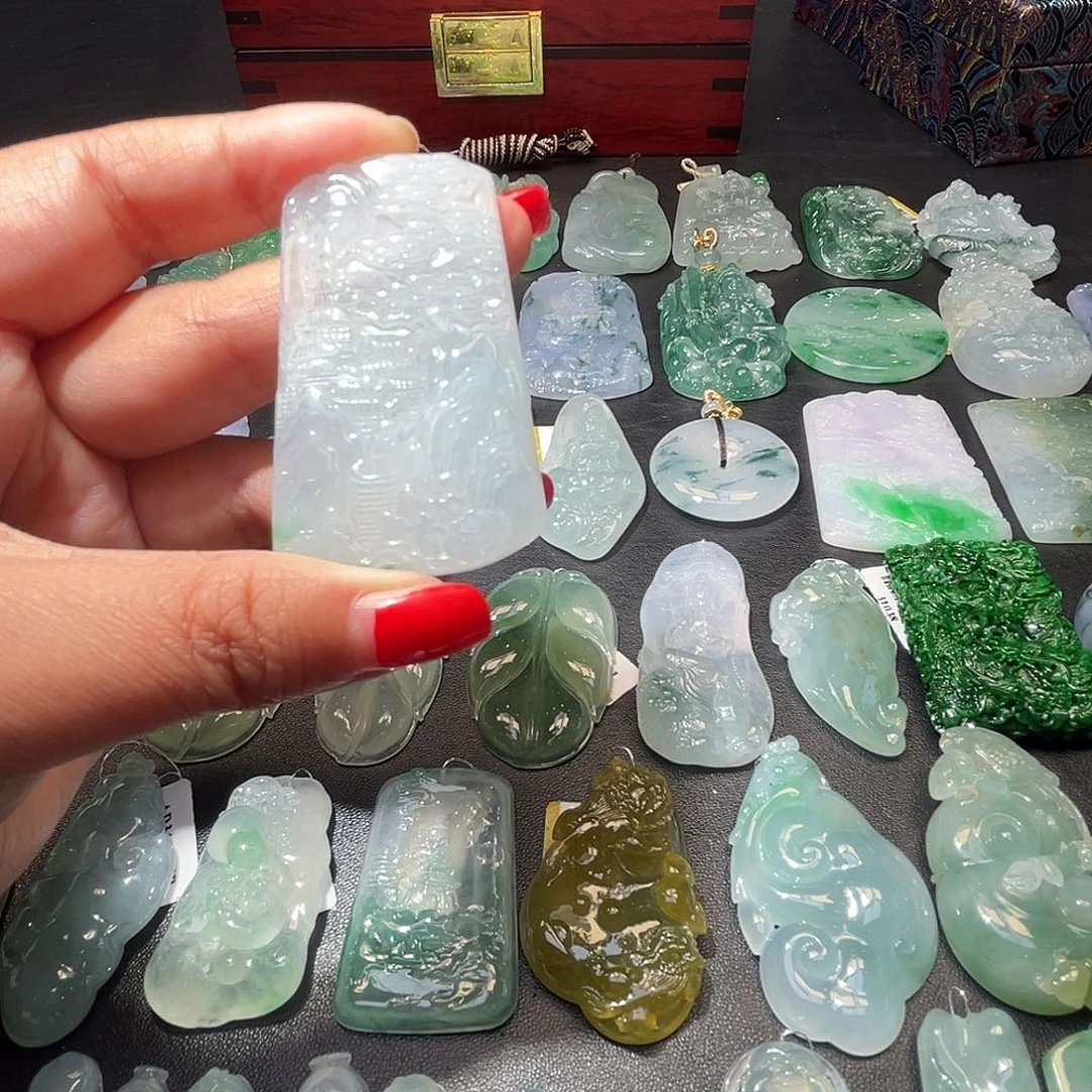 翡翠未镶嵌颈饰吊坠