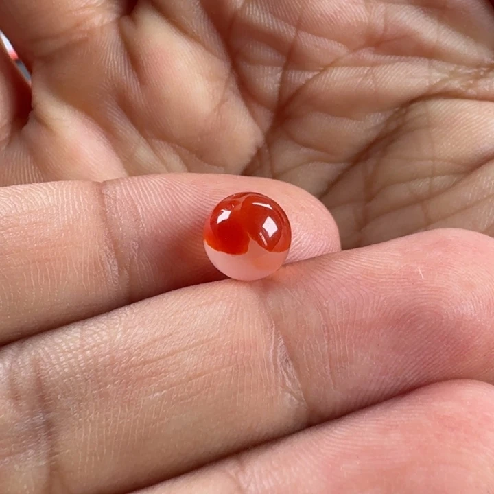 南红玛瑙冰飘圆珠未镶嵌