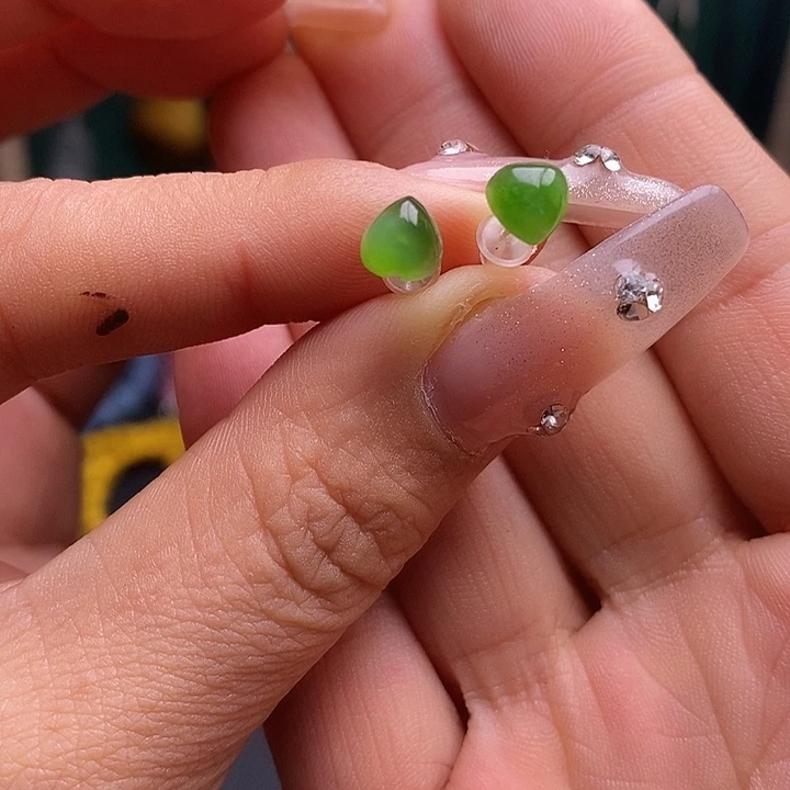 和田玉耳饰银S925镶嵌碧玉耳钉