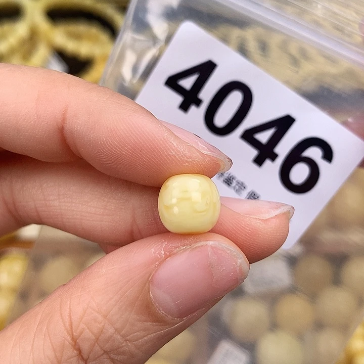 琥珀未镶嵌珠宝奇石10