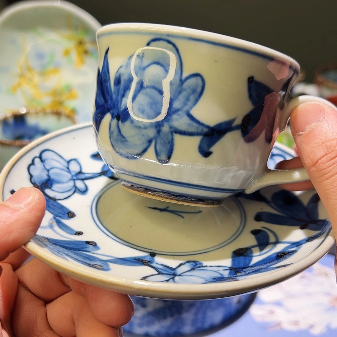 咖啡杯和茶杯是我们学校一