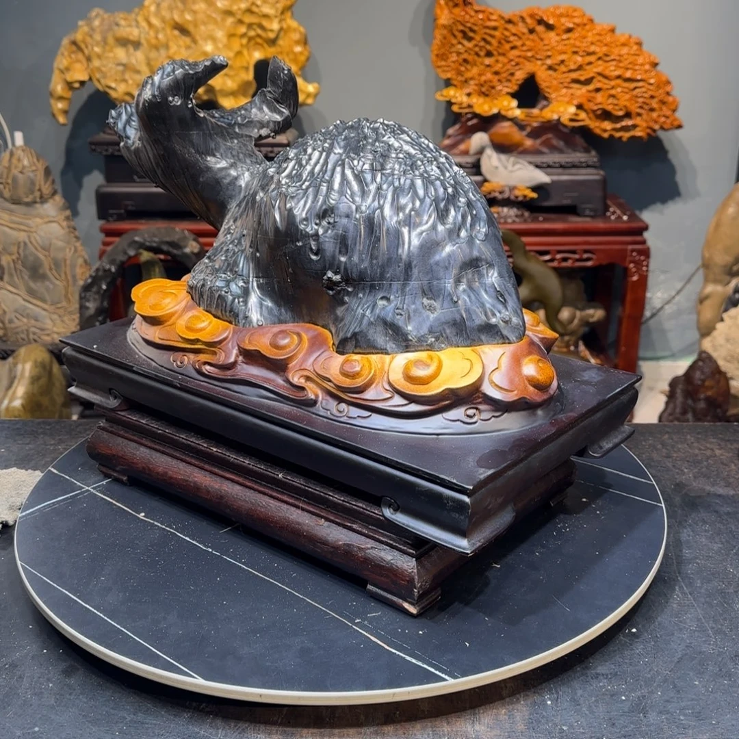 淡***风黑金刚奇石摆件的一个