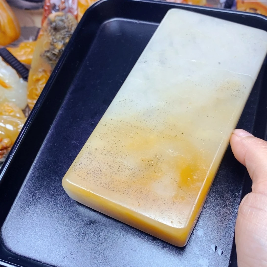 石英质玉（黄龙玉）未镶嵌颈饰